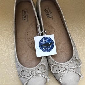 New gold flats. 7M. Ortholite comfort.